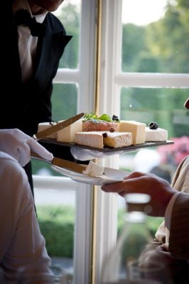 Plateau de Fromage à table avec un service Haut de Gamme en Normandie, dans le département de l'Eure